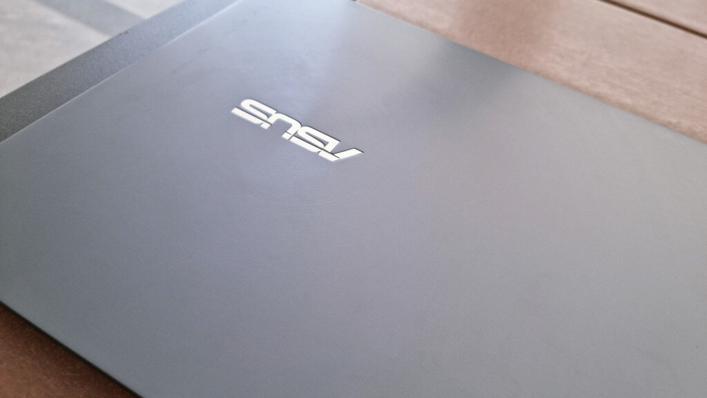 ASUS ZenBook Pro 15 (UX535) - 2