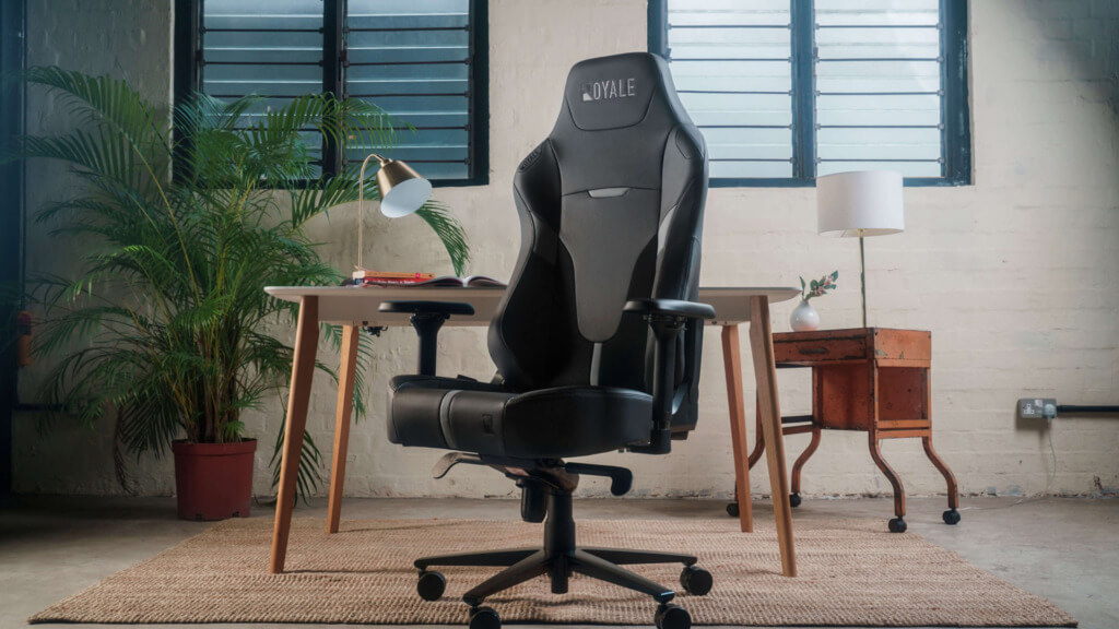 Royale Ergonomics (Bespoke): Customisable gaming chair with automotive ...