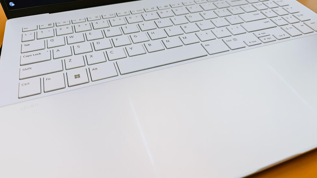 LG gram Style Aurora White review: Beautiful laptop with a stunning ...