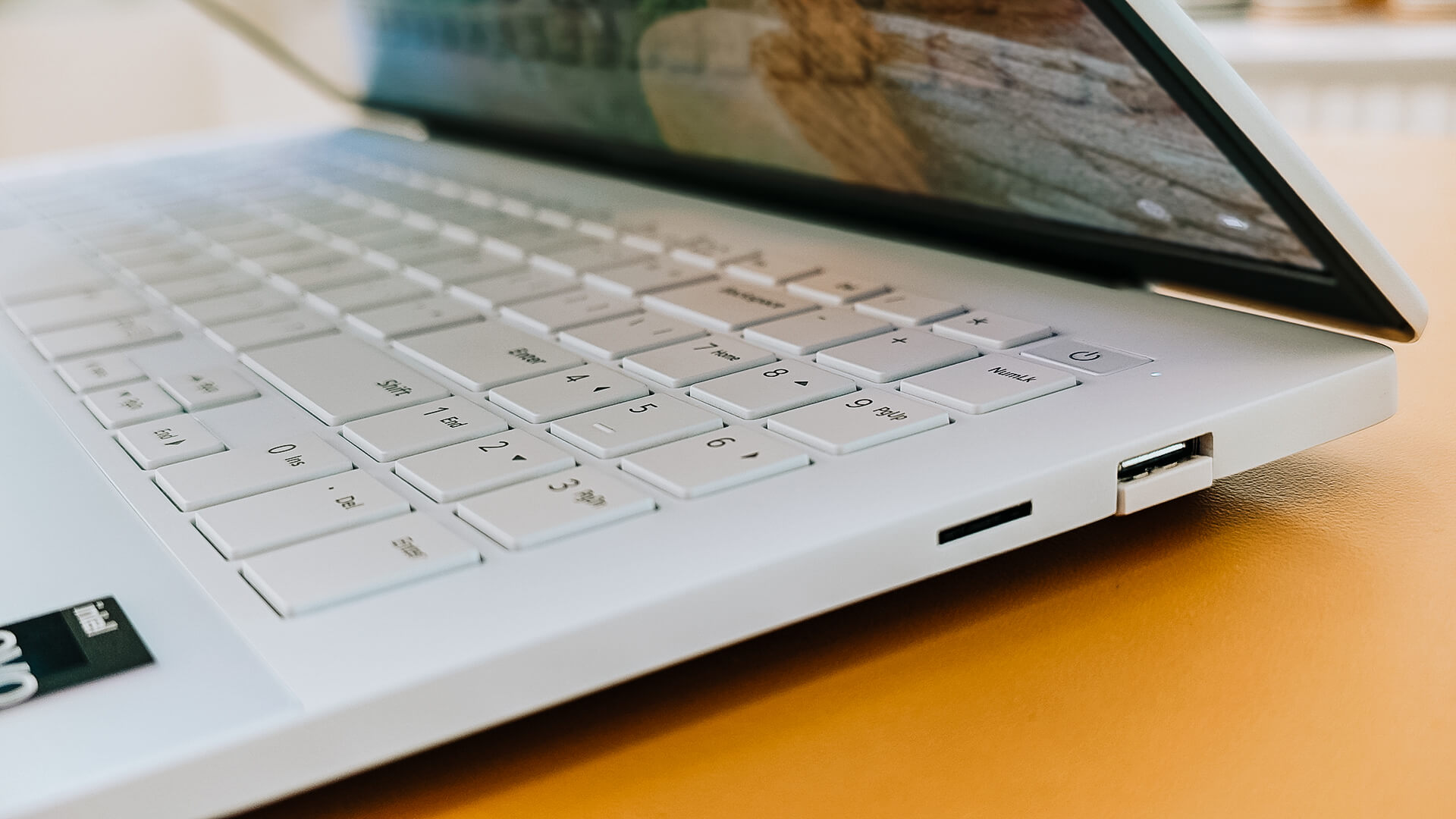 LG gram Style Aurora White review: Beautiful laptop with a stunning ...