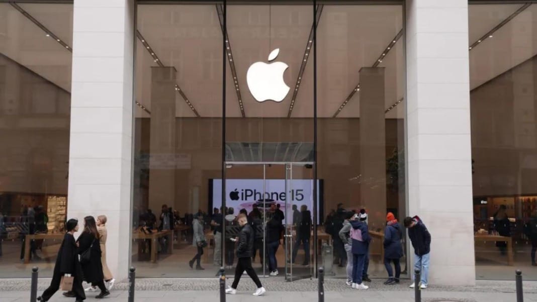 Apple reaches its first contract agreement with unionised US retail employees