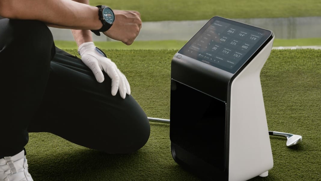 Garmin introduces Approach R50, a portable golf launch monitor with built-in simulator